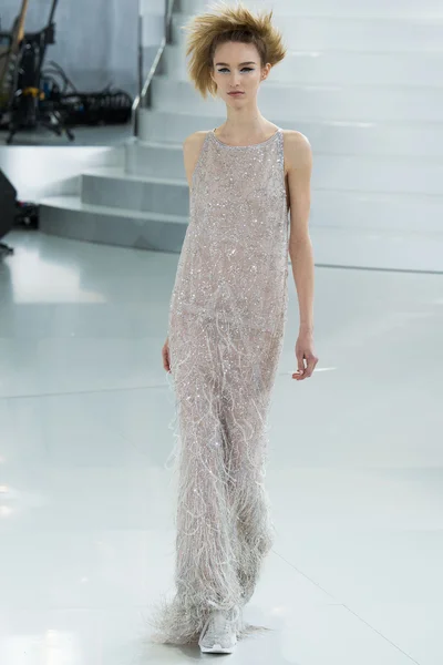 Look 60